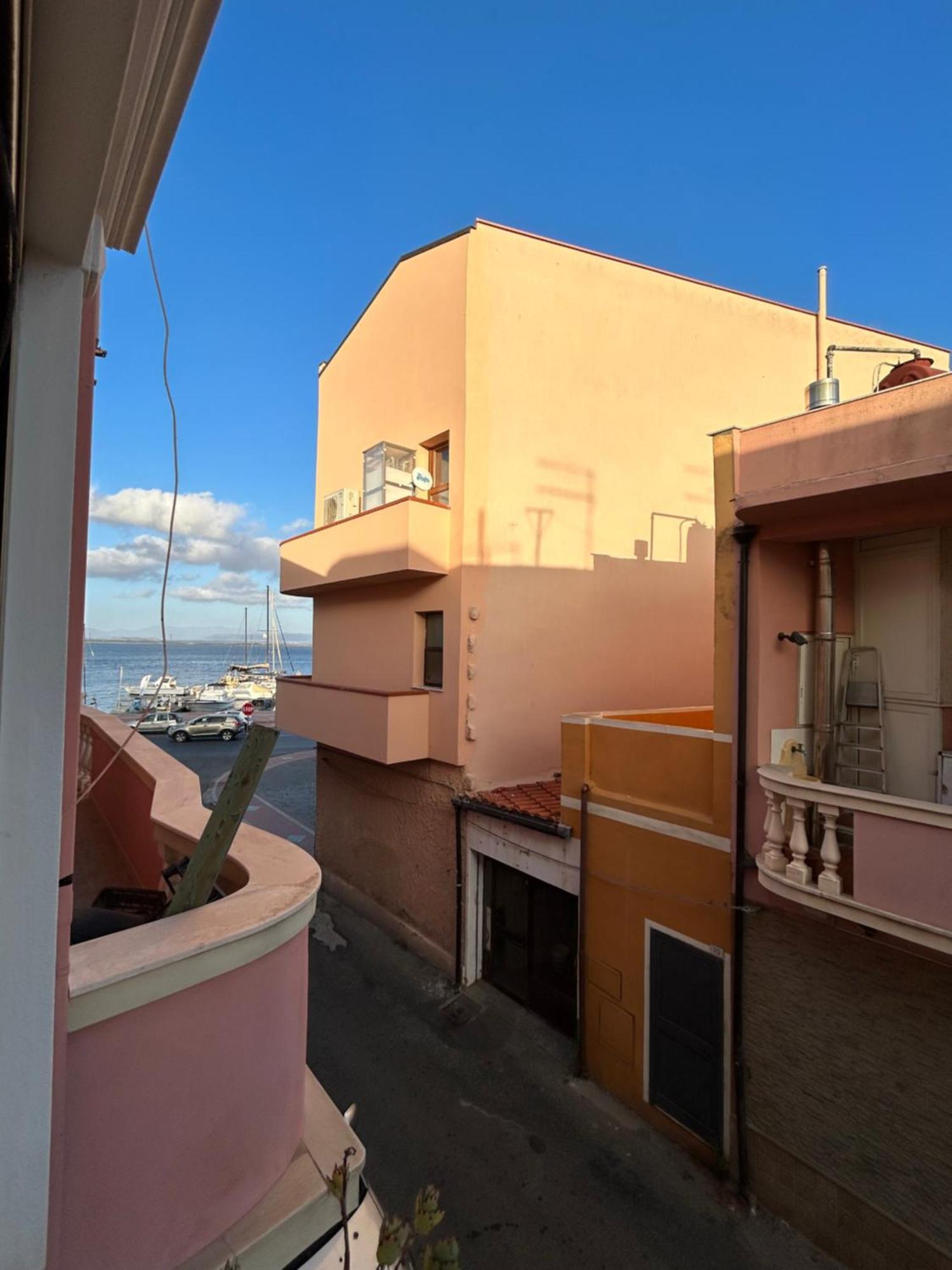 Blu Marlin Villa SantʼAntìoco Eksteriør bilde