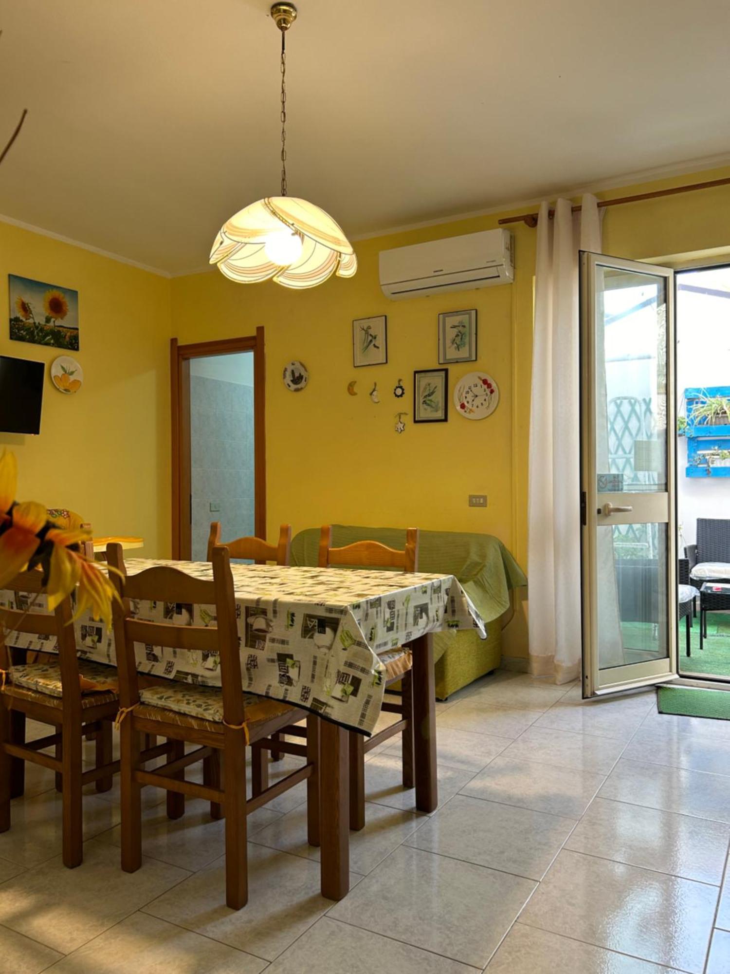 Blu Marlin Villa SantʼAntìoco Eksteriør bilde