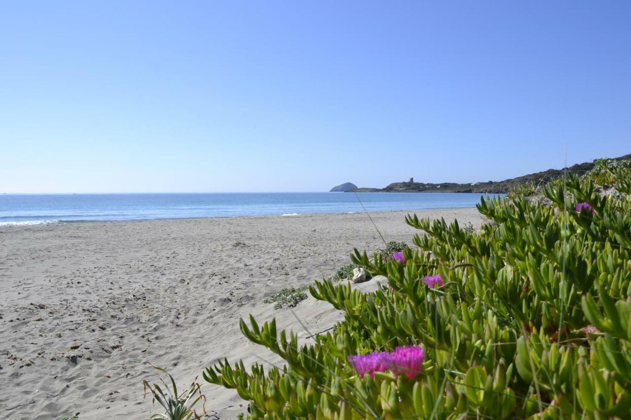 Blu Marlin Villa SantʼAntìoco Eksteriør bilde